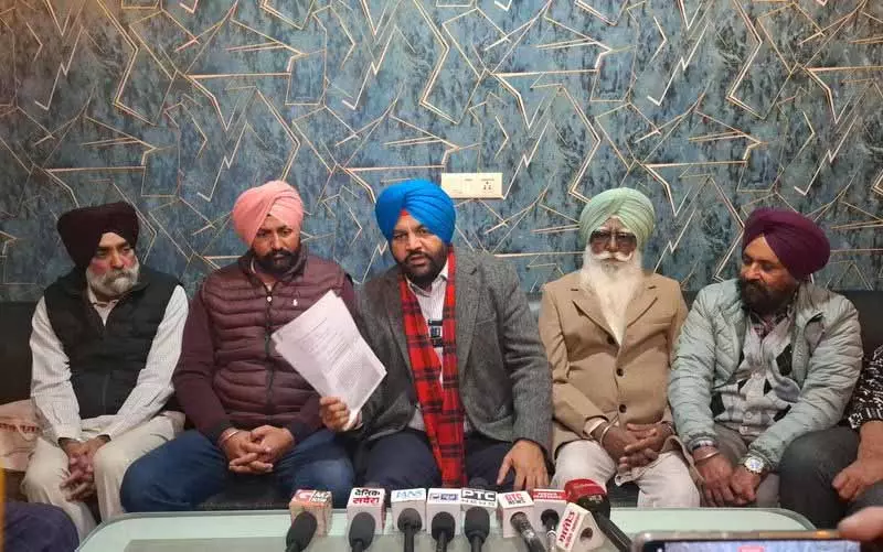 MP Aujla ने आरोप लगाया कि NH प्रोजेक्ट रुकने के पीछे AAP नेता हैं MP Aujla ने आरोप लगाया कि NH प्रोजेक्ट रुकने के पीछे AAP नेता हैं