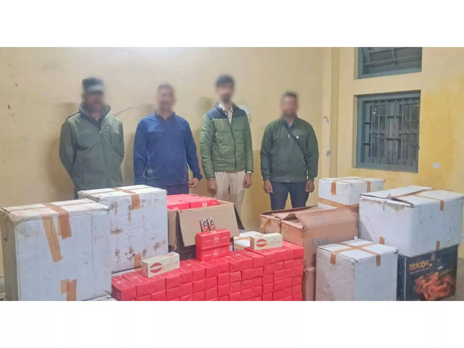 असम राइफल्स ने की Silchar में 34 लाख रुपये मूल्य की नकली सिगरेट जब्त असम राइफल्स ने की Silchar में 34 लाख रुपये मूल्य की नकली सिगरेट जब्त