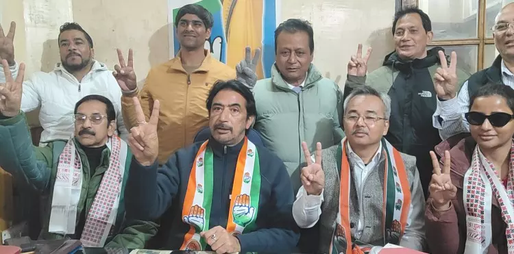 Congress का दावा है कि हिल्स में विकास के लिए यह एकमात्र विकल्प है Congress का दावा है कि हिल्स में विकास के लिए यह एकमात्र विकल्प है