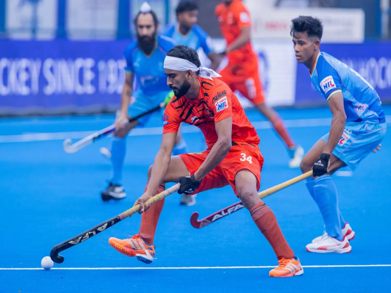 पुरुष HIL में एचआईएल जीसी ने श्रची बंगाल टाइगर्स को 6-3 से हराया पुरुष HIL में एचआईएल जीसी ने श्रची बंगाल टाइगर्स को 6-3 से हराया