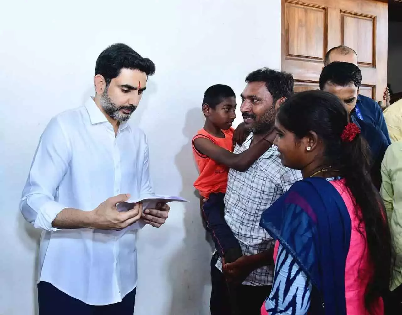 विशाखापत्तनम में Nara Lokesh का 80वां प्रजा दरबार: जन समस्याओं पर सीधा एक्शन विशाखापत्तनम में Nara Lokesh का 80वां प्रजा दरबार: जन समस्याओं पर सीधा एक्शन