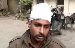तुम्हारा खून ठंडा पड़ गया है’ पुलिस पर पत्थरबाजी करते हुए लगे नारे: कांस्टेबल विक्रम तुम्हारा खून ठंडा पड़ गया है’ पुलिस पर पत्थरबाजी करते हुए लगे नारे: कांस्टेबल विक्रम