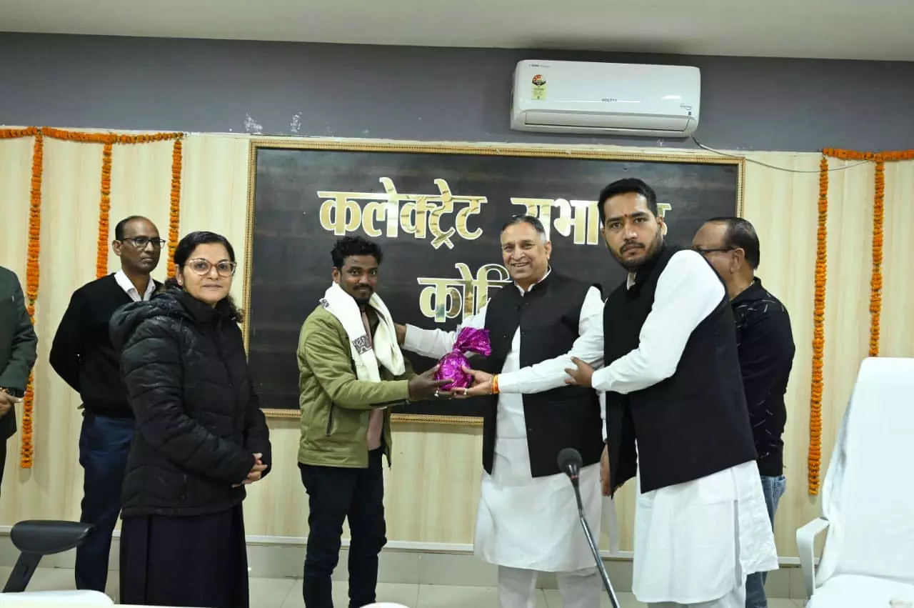 निःशक्तजन आयोग के अध्यक्ष लोकेश कावड़िया से कलेक्टर की भेंट निःशक्तजन आयोग के अध्यक्ष लोकेश कावड़िया से कलेक्टर की भेंट