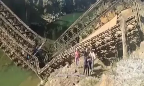 BASAR: पुल गिरा, जिसे गिराने का इंतज़ार