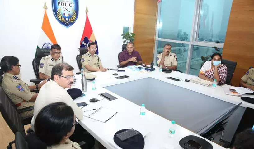 Telangana govt ने बड़े फेरबदल में 20 IPS अधिकारियों का ट्रांसफर किया