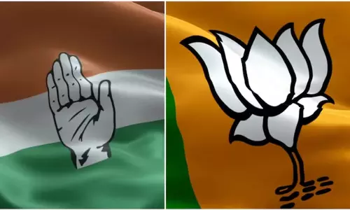 राजनीति ने ऐसा मोड़ लिया...कांग्रेस से भाजपा की ओर 12 पार्षद, BJP में शामिल