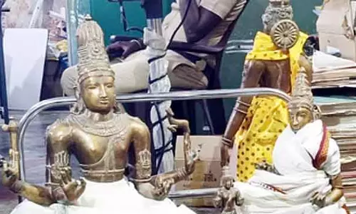 Ekambarnath मंदिर की उत्सव मूर्तियों को बनाने में सोने की धोखाधड़ी: कोर्ट के दस्तावेज़ों से पुष्टि हुई Ekambarnath मंदिर की उत्सव मूर्तियों को बनाने में सोने की धोखाधड़ी: कोर्ट के दस्तावेज़ों से पुष्टि हुई