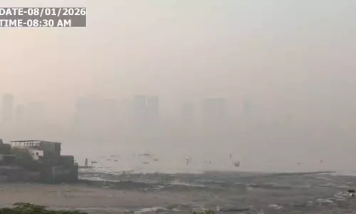 Mumbai का मौसम अपडेट: घने स्मॉग ने शहर के आसमान को ढक लिया Mumbai का मौसम अपडेट: घने स्मॉग ने शहर के आसमान को ढक लिया