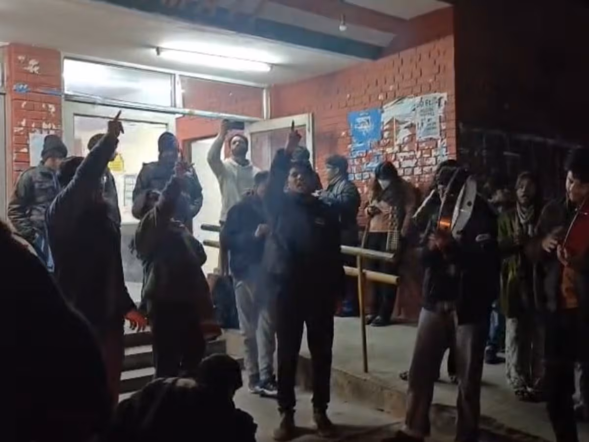 New Delhi: JNU में नियमों की अनदेखी नहीं, सख्त दंड तय New Delhi: JNU में नियमों की अनदेखी नहीं, सख्त दंड तय