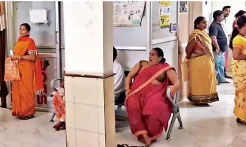 गले में दर्द और हल्के बुखार की चपेट में 400 लोग, दिन में राहत फिर रात में लौट रही वायरल फीवर गले में दर्द और हल्के बुखार की चपेट में 400 लोग, दिन में राहत फिर रात में लौट रही वायरल फीवर