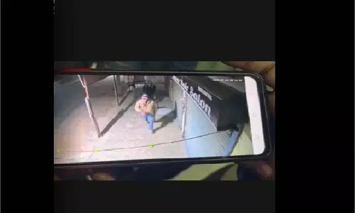 Haryana Crime : चोरों का तांडव, 10–12 दुकानों के ताले तोड़ की लाखों की चोरी Haryana Crime : चोरों का तांडव, 10–12 दुकानों के ताले तोड़ की लाखों की चोरी