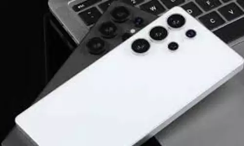 Samsung Galaxy S26 Ultra : लॉन्च से पहले गिरी S25 Ultra की कीमत, इतना हो गया सस्ता
