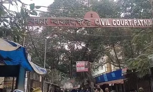 कोर्ट को बम से उड़ाने की धमकी, वकीलों ने की जांच की मांग कोर्ट को बम से उड़ाने की धमकी, वकीलों ने की जांच की मांग
