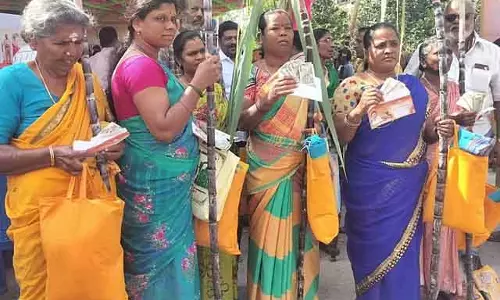 Villupuram में पोंगल गिफ्ट सेट बांटना शुरू
