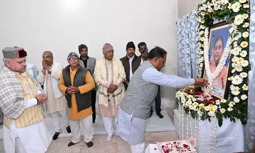 CM साय ने अंबिकापुर में स्वर्णलता सिंहदेव को पुष्पांजलि अर्पित कर श्रद्धांजलि दी