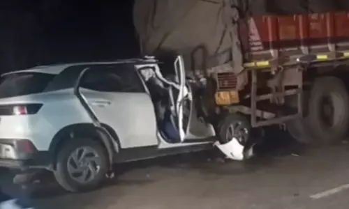 Jharkhand के खूंटी में सड़क हादसे में पादरी समेत दो लोगों की मौत Jharkhand के खूंटी में सड़क हादसे में पादरी समेत दो लोगों की मौत
