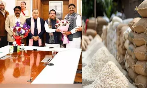 Chandigarh: भाजपा महामंत्री ने केंद्रीय मंत्री जोशी से की बैठक, उद्योग की मांगें सामने Chandigarh: भाजपा महामंत्री ने केंद्रीय मंत्री जोशी से की बैठक, उद्योग की मांगें सामने