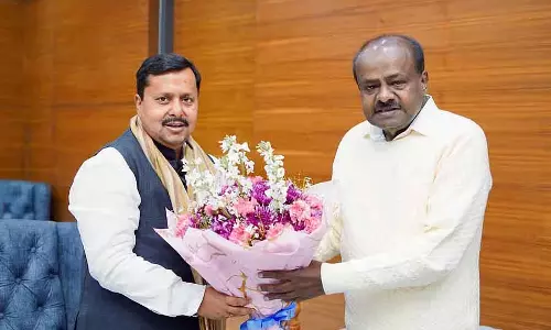 Karnataka : कुमारस्वामी ने भाजपा के राष्ट्रीय कार्यकारी अध्यक्ष नितिन नवीन से मुलाकात की Karnataka : कुमारस्वामी ने भाजपा के राष्ट्रीय कार्यकारी अध्यक्ष नितिन नवीन से मुलाकात की