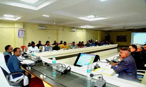 Ambikapur: कलेक्टर वसंत ने विभागों को दिए सख्त निर्देश Ambikapur: कलेक्टर वसंत ने विभागों को दिए सख्त निर्देश