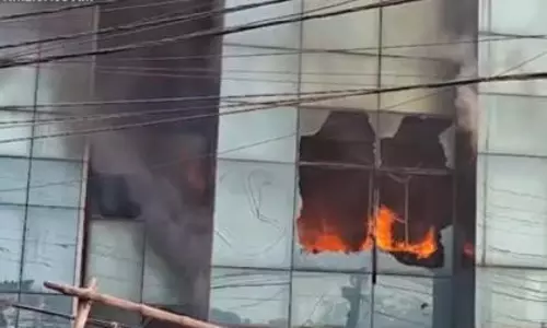 Kolkata: न्यू टाउन में 5 मंजिला कमर्शियल बिल्डिंग में आग लगी