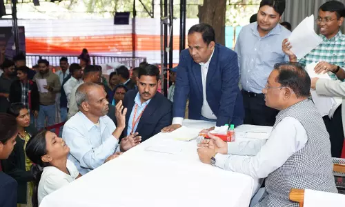 लकवाग्रस्त महिला को तुरंत 5 लाख रुपए मंजूर