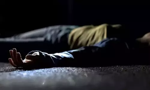 Bareilly: महिला का शव घर में फंदे से बरामद Bareilly: महिला का शव घर में फंदे से बरामद