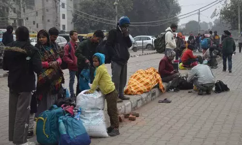 Ludhiana: कोहरे से रेलवे परिचालन प्रभावित, यात्रियों को परेशानी