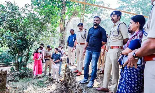 Kerala ; कलेक्टर ने तिरुवभरणम जुलूस के स्टेजिंग पॉइंट का दौरा किया