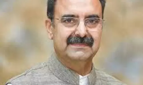 Chandigarh: प्रॉपर्टी डीलर के साथ फोटो ने बढ़ाया राजनीतिक तापमान Chandigarh: प्रॉपर्टी डीलर के साथ फोटो ने बढ़ाया राजनीतिक तापमान