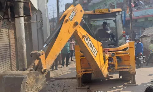 Farrukhabad: अभियान के बावजूद नगर की सड़कों पर अतिक्रमण नहीं रुका Farrukhabad: अभियान के बावजूद नगर की सड़कों पर अतिक्रमण नहीं रुका