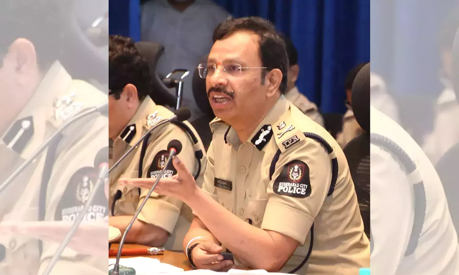 BRS के दो विधायकों के रिश्तेदारों को पूछताछ के लिए एसआईटी का समन BRS के दो विधायकों के रिश्तेदारों को पूछताछ के लिए एसआईटी का समन