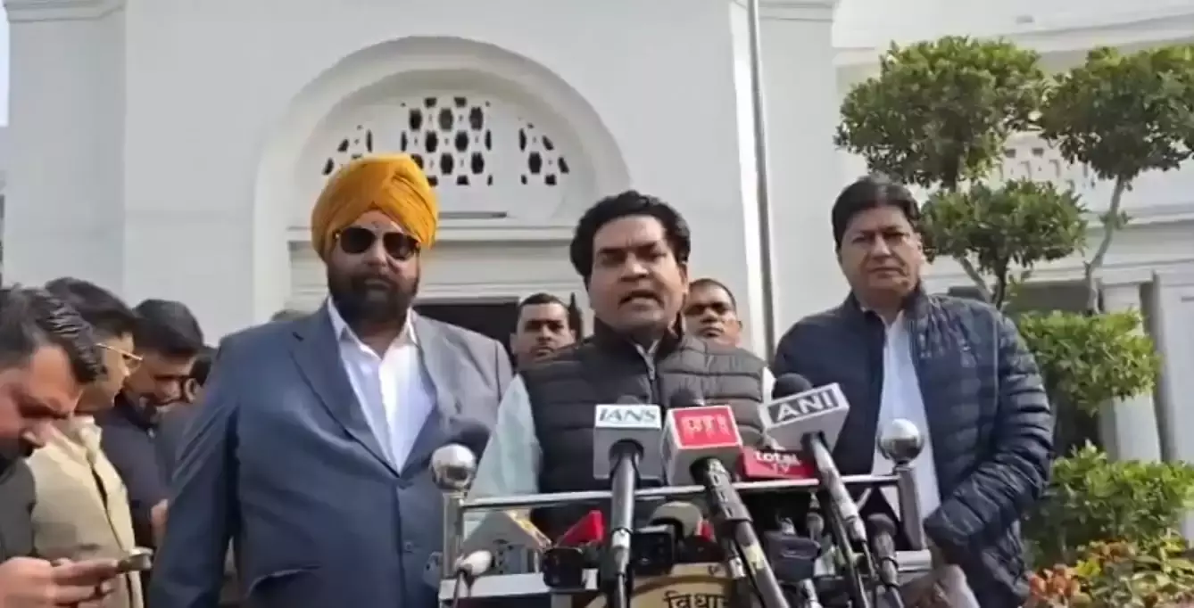 New Delhi: कपिल मिश्रा ने आतिशी को लेकर दी तीखी प्रतिक्रिया New Delhi: कपिल मिश्रा ने आतिशी को लेकर दी तीखी प्रतिक्रिया