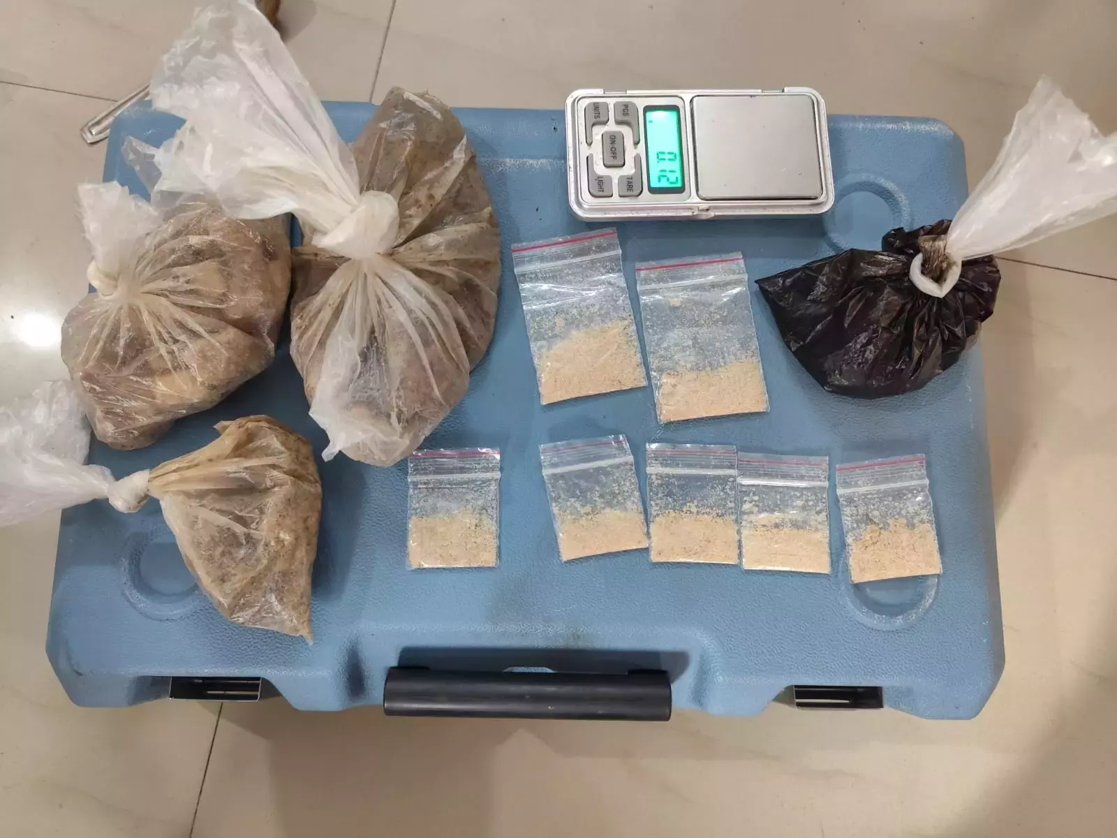 ईगल ने MDMA नेटवर्क का भंडाफोड़ किया 15 लाख रुपये की ड्रग्स के साथ 1 गिरफ्तार ईगल ने MDMA नेटवर्क का भंडाफोड़ किया 15 लाख रुपये की ड्रग्स के साथ 1 गिरफ्तार