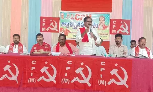अमेरिका दुनिया के सामने एक ठग की तरह काम कर रहा है: CPM के स्टेट सेक्रेटरी जॉन वेस्ली अमेरिका दुनिया के सामने एक ठग की तरह काम कर रहा है: CPM के स्टेट सेक्रेटरी जॉन वेस्ली