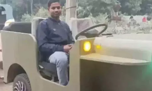 बिहार के एक शख्स ने 18 दिनों में सिर्फ 1 लाख रुपये में 5-सीटर Electric Jeep बनाई