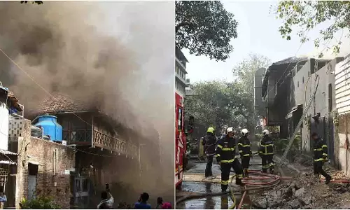 Mumbai: फोर्ट के एक रेस्टोरेंट में लगी छोटी सी आग पर काबू पा लिया गया Mumbai: फोर्ट के एक रेस्टोरेंट में लगी छोटी सी आग पर काबू पा लिया गया