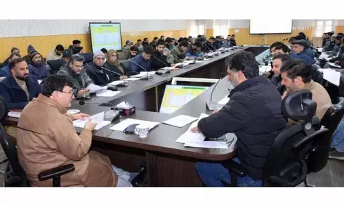 DDC Baramulla ने जिला कैपेक्स बजट के तहत कार्यों की प्रगति की समीक्षा की