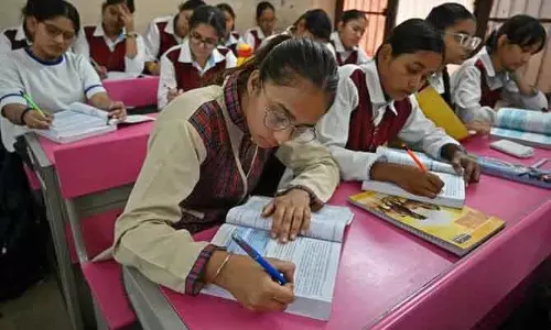 मजबूरी की क्लीनर: Education से मजदूरी तक मजबूरी की क्लीनर: Education से मजदूरी तक