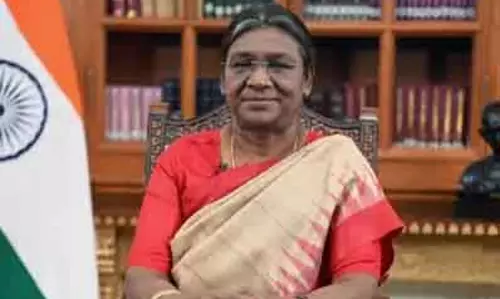 अग्नि सरसुलो: आग में खिले कमल Draupadi Murmu की कहानी अग्नि सरसुलो: आग में खिले कमल Draupadi Murmu की कहानी