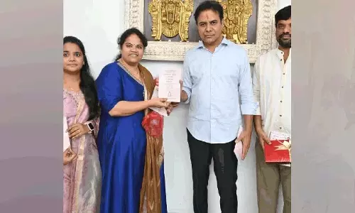KTR: बुक लॉन्च पर कोई भी बच्चा बिना पहचान और सुरक्षा के बड़ा नहीं होना चाहिए KTR: बुक लॉन्च पर कोई भी बच्चा बिना पहचान और सुरक्षा के बड़ा नहीं होना चाहिए
