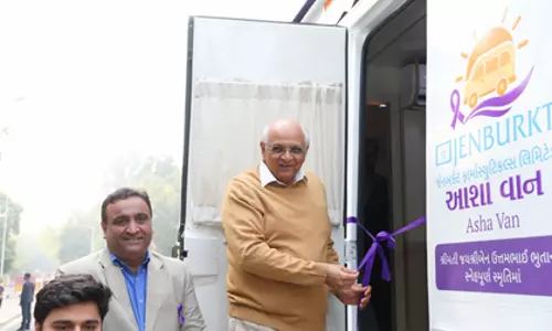 Gujarat के मुख्यमंत्री पटेल ने कैंसर स्क्रीनिंग वैन का उद्घाटन किया
