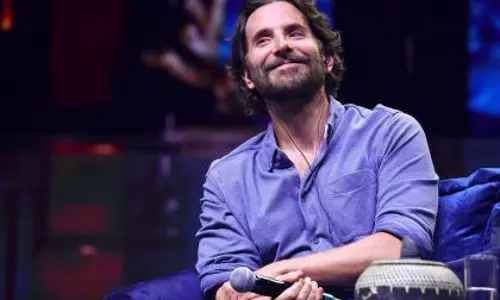 Bradley कूपर ने आखिरकार चल रही प्लास्टिक सर्जरी की अफवाहों पर जवाब दिया