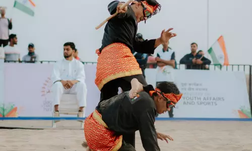 मणिपुर के सुधीर मीतेई ने कड़ी मेहनत का फल पाते हुए KIBG 2026 पेंचक सिलाट में स्वर्ण पदक जीता मणिपुर के सुधीर मीतेई ने कड़ी मेहनत का फल पाते हुए KIBG 2026 पेंचक सिलाट में स्वर्ण पदक जीता
