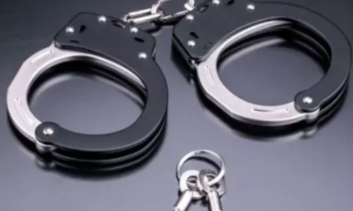 सिम कार्डों की अवैध बिक्री के आरोप में TSP के सेल्स मैनेजर गिरफ्तार सिम कार्डों की अवैध बिक्री के आरोप में TSP के सेल्स मैनेजर गिरफ्तार