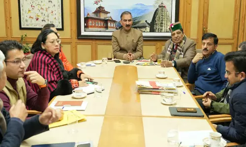 CM सुखु ने स्वास्थ्य सेवाओं में ऑनलाइन सुविधाओं के एकीकरण का निर्देश दिया CM सुखु ने स्वास्थ्य सेवाओं में ऑनलाइन सुविधाओं के एकीकरण का निर्देश दिया