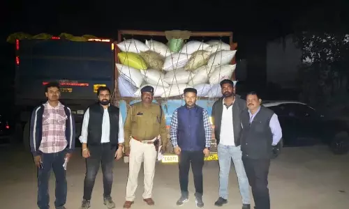 CG: अवैध धान परिवहन रोकने सख्त जांच, 150 कट्टी धान जब्त CG: अवैध धान परिवहन रोकने सख्त जांच, 150 कट्टी धान जब्त