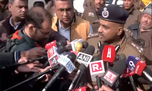 तुर्कमान गेट पथराव मामले में DCP ने छह और लोगों को किया गिरफ्तार तुर्कमान गेट पथराव मामले में DCP ने छह और लोगों को किया गिरफ्तार