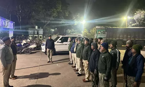 दुर्ग पुलिस की काम्बिंग गश्त में 64 वारंटी गिरफ्तार दुर्ग पुलिस की काम्बिंग गश्त में 64 वारंटी गिरफ्तार