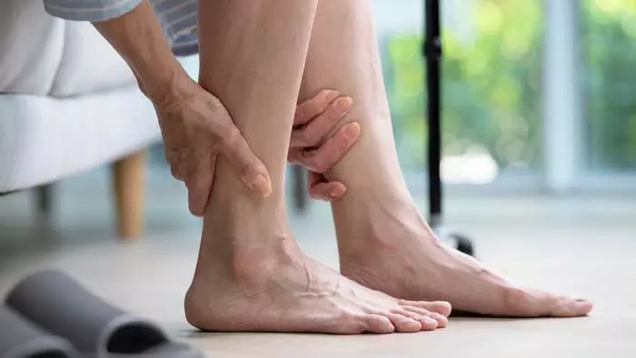 Yoga Asanas: योग करने का समय नहीं है तो ऑफिस में बैठे-बैठे करें ये आसन Yoga Asanas: योग करने का समय नहीं है तो ऑफिस में बैठे-बैठे करें ये आसन