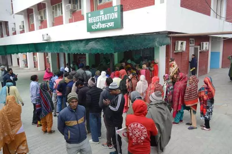 Karnal सिविल अस्पताल में ई-उपचार पोर्टल में तकनीकी खराबी, अफरा-तफरी Karnal सिविल अस्पताल में ई-उपचार पोर्टल में तकनीकी खराबी, अफरा-तफरी